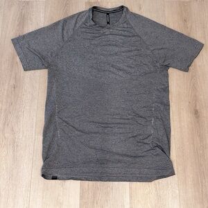Ten thousand Seamless Shirt Size Large